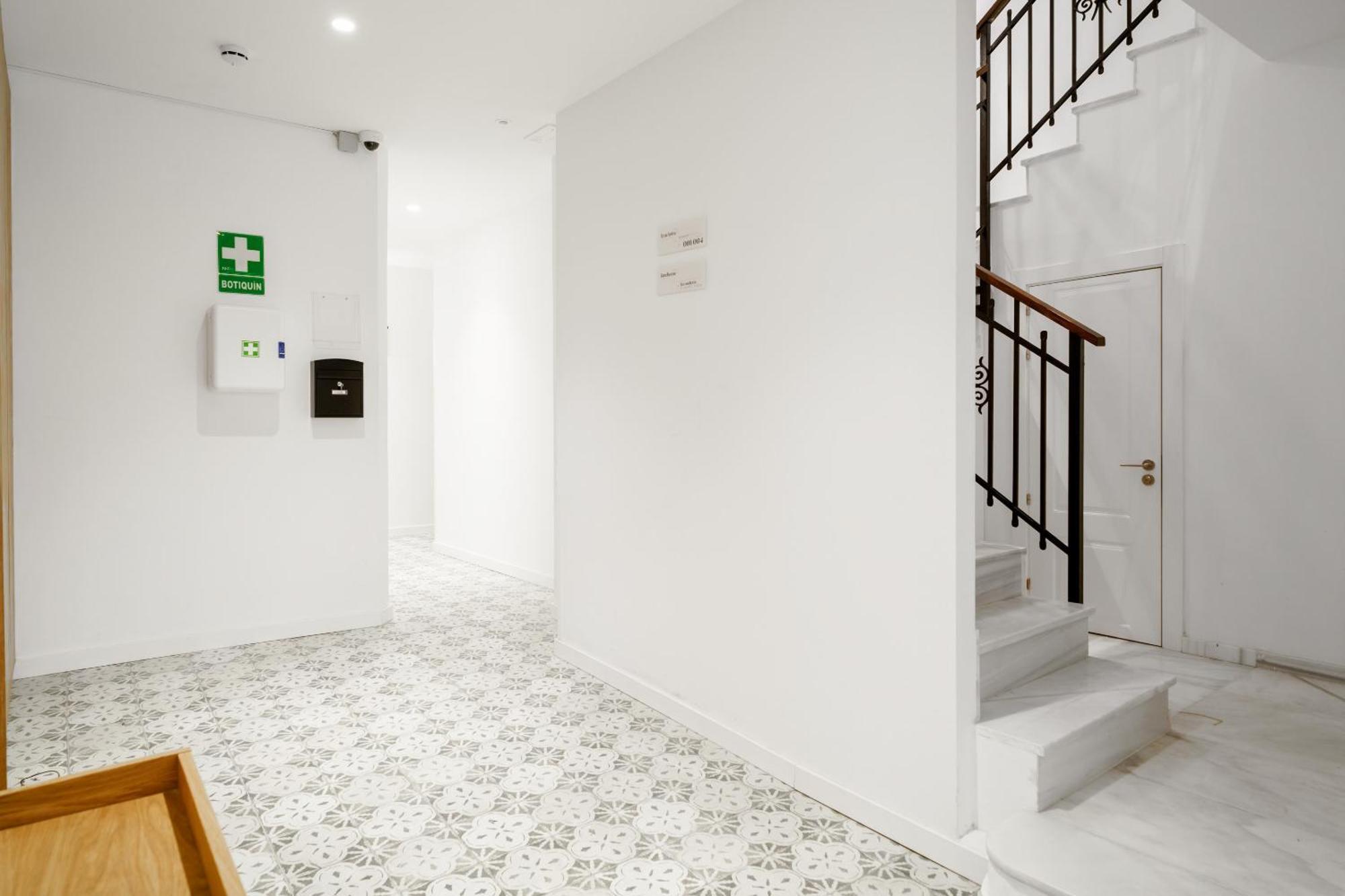 Limehome Malaga Calle Victoria Zewnętrze zdjęcie