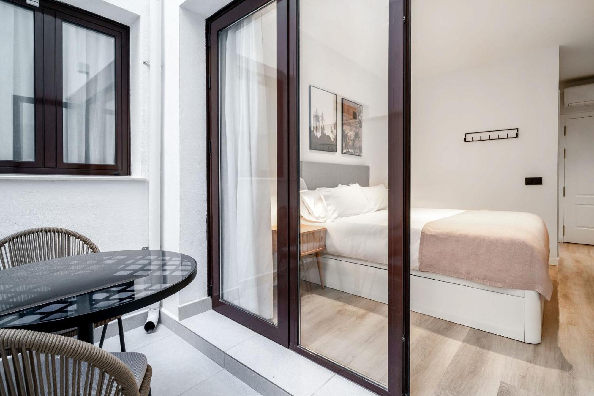 Limehome Malaga Calle Victoria Zewnętrze zdjęcie