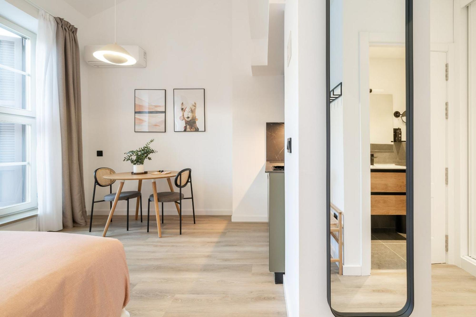 Limehome Malaga Calle Victoria Zewnętrze zdjęcie